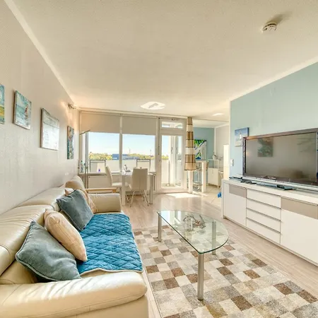 - Haus C, App 0c1208 *